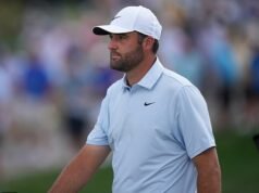 Momento de furia: Scottie Scheffler lanza la pelota al lago en un colapso sorprendente después de fallar un putt