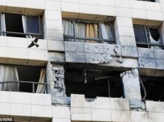 Hotel frente a la playa de Beirut alcanzado por misiles israelíes dirigidos a la Guardia Revolucionaria Iraní con base en el edificio