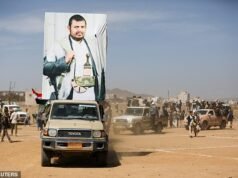 Los hutíes amenazan con asfixiar una segunda ruta vital de combustible mientras atacan a Israel con misiles