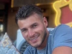 Seis hombres acusados de ayudar al ‘asesino’ a huir del país después de apuñalar hasta matar a su joven padre frente a un hotel de cinco estrellas comparecen ante el tribunal