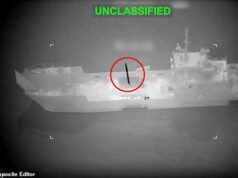 El ejército estadounidense ‘destruye completamente’ 16 barcos minadores iraníes en el Estrecho de Ormuz tras la amenaza de Trump