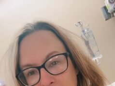 Mamá estrella de Internet, de 47 años, muere después de que una operación de abdominoplastia la dejara con daño cerebral severo