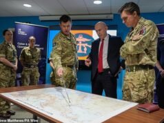 La base británica en Irak sufre un ataque de enjambre de drones iraníes: los servicios de defensa dicen que “las manos ocultas de Putin” están ayudando a Teherán después de que las tropas estadounidenses resultaron heridas en el asalto