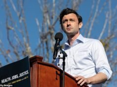 El demócrata más vulnerable que expuso a la ‘clase Epstein’ recaudó más de 100.000 dólares de las élites en los archivos