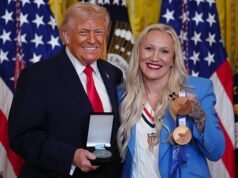 La estrella olímpica estadounidense otorga a Donald Trump un honor especial por su ‘impacto’ en los deportes femeninos