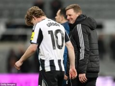 Eddie Howe responde a Roy Keane y Alan Shearer después de que los expertos criticaran la decisión de selección de Anthony Gordon para el choque contra Barcelona: conferencias de prensa de PL EN VIVO