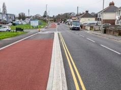 El carril bici del ‘elefante blanco’ valorado en 17 millones de libras que todo el mundo adora odiar: el ayuntamiento construye un sendero de 11 pies de ancho con sólo tres problemas: provoca atascos, tiene un aspecto feo y nadie lo utiliza