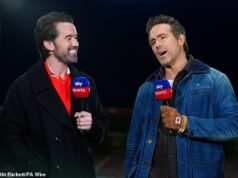Sky Sports permitió a Wrexham transmitir un programa político el viernes: los comentarios de Ryan Reynolds y Rob McElhenney fueron autoindulgentes, jactanciosos y tediosos, y ningún otro club tendría el mismo privilegio.