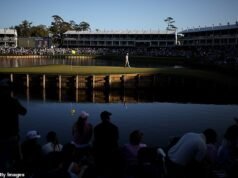 Dos muertos a tiros afuera del Players Championship mientras la policía inicia la búsqueda del pistolero que huyó al campo