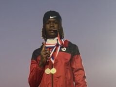 El hijo de la leyenda de la NFL, Adrian Peterson, de 14 años, corre un récord de 10,7 segundos en una competencia de atletismo en la escuela secundaria