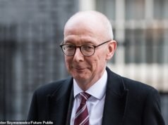 Los ministros dirán a los parlamentarios laboristas que no pueden seguir eludiendo los recortes de asistencia social mientras lanzan un paquete de mil millones de libras esterlinas.