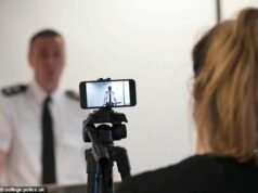 Los jefes de policía prometen una era de apertura pública para combatir la desinformación