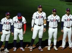 Estrellas del béisbol estadounidense criticadas por gesto ‘vergonzoso’ durante el himno nacional antes de la final del CMB contra Venezuela
