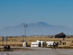 La Base de la Fuerza Aérea de Nuevo México está cerrada después de que un hombre armado abre fuego, mata a uno e hiere a otro
