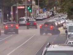 Caos cuando la Ford Ranger supuestamente destruye varios autos en un alboroto a alta velocidad en Melbourne