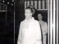 ¡La Reina del Reciclaje Real! La princesa Ana se pone un abrigo largo para el banquete de estado del Rey… 57 AÑOS después de usarlo por primera vez