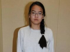 Asesina sorprende al tribunal al confesar lo que les hizo a sus padres hace 15 años ‘para vengarse del padre abusivo’