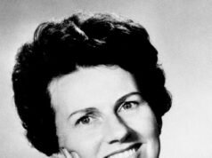 Se encuentra un hueso durante la búsqueda del cuerpo de Muriel McKay mientras los equipos de búsqueda realizan excavaciones en un jardín del este de Londres, 55 años después de su secuestro y asesinato.