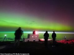 Se espera que la aurora boreal reaparezca sobre Gran Bretaña esta tarde después de haber sido vista en lugares tan lejanos como Norfolk el viernes.