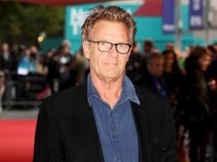 Robert Fox, quien ayudó a inspirar The Crown, mantuvo en secreto el cáncer de David Bowie y formó parte de la famosa dinastía de actores, falleció a los 73 años.