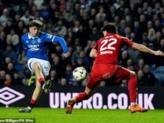 RANGERS 4 ABERDEEN 1: Moore proporciona magia mientras los anfitriones desmantelan los sombríos Dons