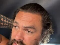 Jason Momoa es evacuado junto con miles de hawaianos mientras su casa se queda sin electricidad después de que 12 pulgadas de lluvia azotaran el paraíso tropical y provocaran inundaciones históricas.