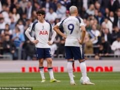 Las esperanzas del Tottenham en la Premier League están en juego mientras una supercomputadora emite un veredicto sobre los temores de descenso, después de ser derrotado por sus rivales Nottingham Forest.