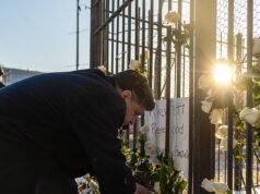 El multimillonario gobernador demócrata de Illinois, JB Pritzker, lamentó la muerte de los estadounidenses asesinados a tiros por ICE… pero no dijo NADA sobre una mujer de Chicago “asesinada por un inmigrante ilegal” en la Ciudad de los Vientos.