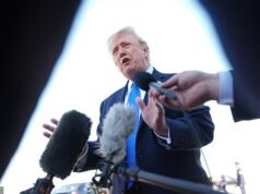 Trump arremete contra la “pregunta loca” de un periodista sobre el envío de tropas estadounidenses a Irán y emite una escalofriante advertencia: “Seguiremos bombardeando”