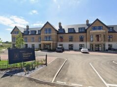 La policía arresta a un hombre de 74 años y a una mujer de 75 años tras una muerte “sospechosa” en una residencia de ancianos: se inicia una investigación por asesinato