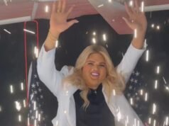 Indignación cuando el comediante se pone WHITEFACE para burlarse cruelmente de las apariciones públicas de Erika Kirk luego del asesinato de Charlie