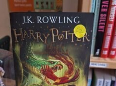 Librería transinvita a sus clientes a destrozar las novelas de Harry Potter de JK Rowling