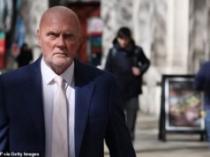 Los ministros “no tienen credibilidad” sobre la crisis del petróleo: el jefe de Asda ataca furiosamente a los laboristas mientras los precios suben por encima de £1,50 el litro… después de que el canciller y el primer ministro afirmaran que las estaciones de servicio están “lucrando”