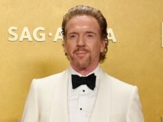 “¿Qué es este canto fúnebre? » Momento horrible: el presentador de la BBC insulta accidentalmente la nueva canción de Damian Lewis frente a él