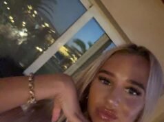 Niña de 16 años que murió después de ser encontrada inconsciente en la calle de Leeds apuñalada por la espalda, mientras cuatro personas arrestadas por “asesinato”