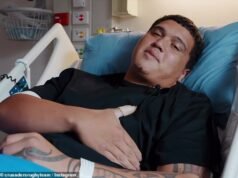 Un hombre duro del fútbol revela que sufrió un problema de salud tan angustioso que no quería que su pequeña hija “me viera con tanto dolor”