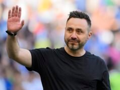 El Tottenham contrata a Roberto De Zerbi con un atractivo contrato por cinco años, sin cláusula de descenso, mientras el club espera que el italiano los salve de la caída tras el despido de Igor Tudor.