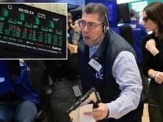 Dow Jones salta 200 puntos, el petróleo crudo Brent oscila mientras se dirige a un aumento mensual récord