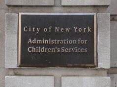 No, no tiene sentido darle dinero a un padre drogadicto.