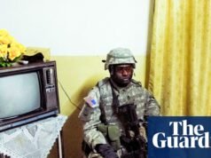 La foto que muestra lo absurdo de la guerra: la mejor fotografía de Peter van Agtmael | Fotografía