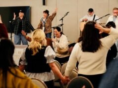 El director ejecutivo de una organización sin fines de lucro de Huntsville intenta regresar de Israel