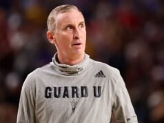 Bobby Hurley resta importancia al futuro después de que el estado de Arizona derrotara a Kansas