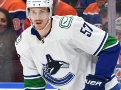 Streaking Stars obtiene a D Tyler Myers de Canucks para selecciones