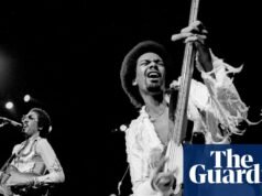 Bajo la bola de discoteca: los reyes y reinas de la discoteca – en imágenes | Fotografía