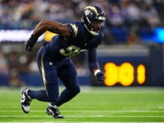 El ex pasador de los Chargers, Odafe Oweh, supuestamente acepta un contrato de 4 años y 100 millones de dólares con Commanders