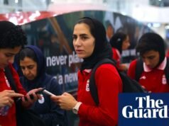 La selección iraní de fútbol femenino llega a Malasia después de que a sus compañeras se les concediera asilo en Australia – vídeo