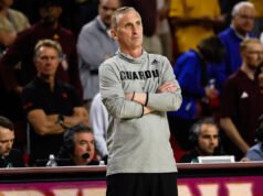 Arizona State se separa del veterano entrenador en jefe Bobby Hurley después de 11 temporadas luego de la derrota en el torneo Big 12