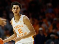 Fuente: Nate Ament listo para jugar para Tennessee en el torneo SEC