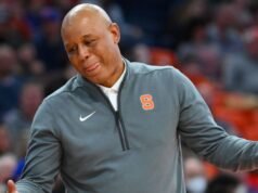 Jim Boeheim dice que los jugadores de Syracuse le costaron el trabajo a Adrian Autry