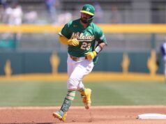 Shea Langeliers de Atléticos conecta 3 jonrones en juego de entrenamiento de primavera